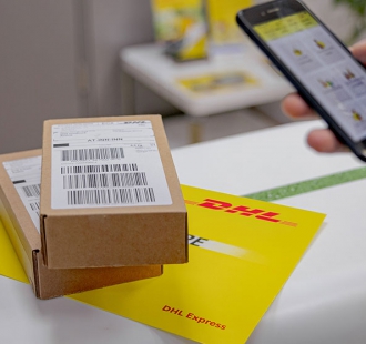 Tìm Hiểu về khái niệm và cách tính các khoản phụ phí DHL Express